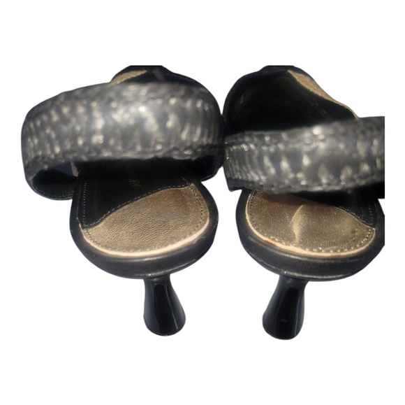 Antonio Melani Women's Raffia Black and Cream Slingback Pointed Toe Kitten Heels - Picture 10 of 10